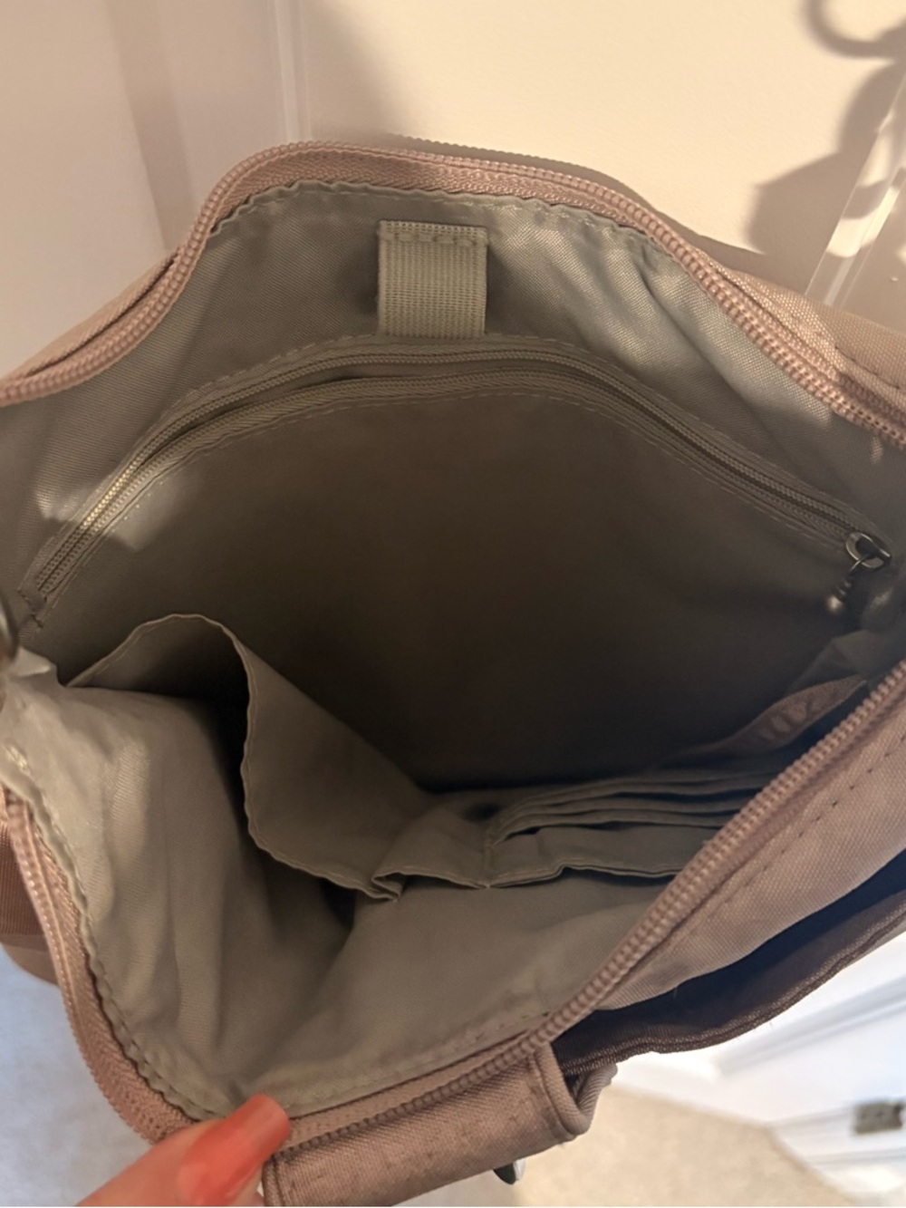 Baggallini Helsinki Crossbody Hobo Bag Dusty Pink purse detachable strap - Picture 11 of 11